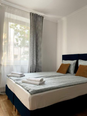 Lily Apart - Ideal for groups and families near train station